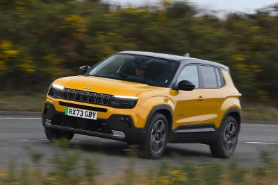 Jeep Avenger front three-quarters