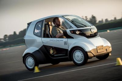 Honda unveils Twizy rival at Tokyo