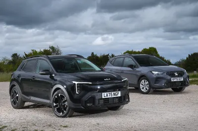 Kia Stonic vs Seat Arona twin static shot