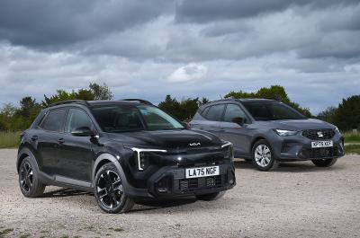Kia Stonic vs Seat Arona twin static shot