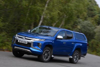 Mitsubishi L200 front