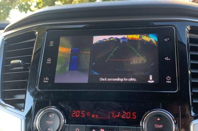 Mitsubishi L200 reversing camera
