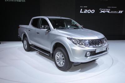 2015 Mitsubishi L200 revealed