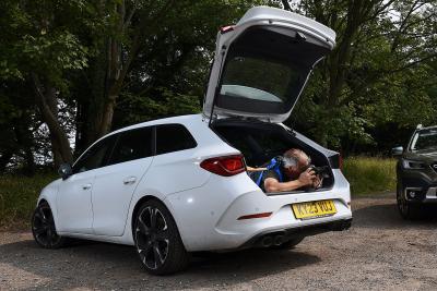 Long term Cupra Leon photo platform
