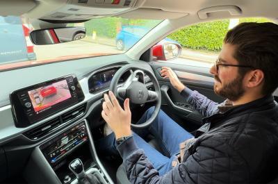 Mini Electric vs MG 5