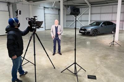 LT BMW 530e talking heads Car of the Year shoot
