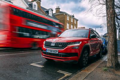 Skoda Kodiaq vRS with bus