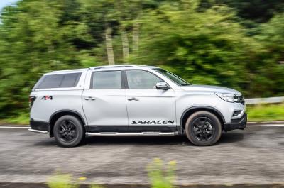 LT Ssangyong Musso side