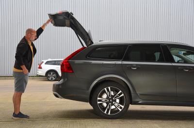 LT Volvo V90 Cross Country compared with V60 Cross Country