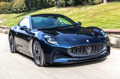 Maserati GranTurismo Folgore front right driving