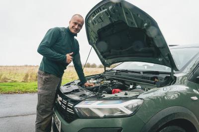 Max next to Dacia Jogger engine