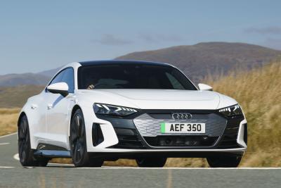 Audi e-tron GT 2021 front cornering