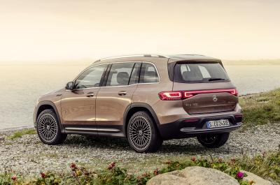 Mercedes EQB 2022 rear