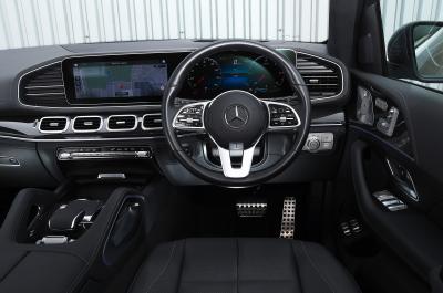 Mercedes GLS 2021 dashboard