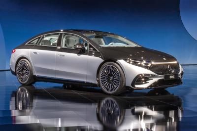 2021 Mercedes EQS front