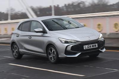 MG3 driving front right