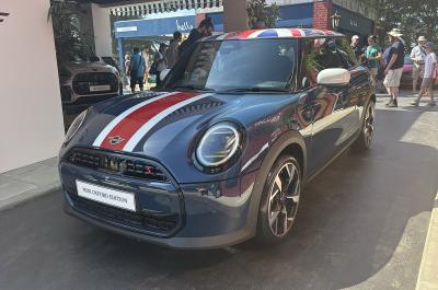 Mini Cooper Oxford Edition front static Goodwood FOS
