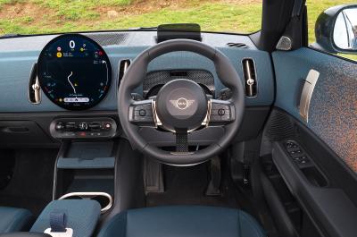 Mini Countryman dashboard