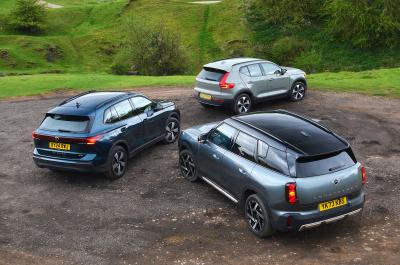 Mini Countryman vs Volkswagen Tiguan vs Volvo XC40 rears