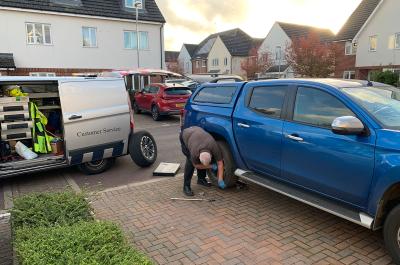 Mitsubishi L200 getting a tyre changed