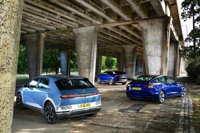 New Hyundai Ioniq 5 vs Tesla Model 3 vs Volkswagen ID.4 rears