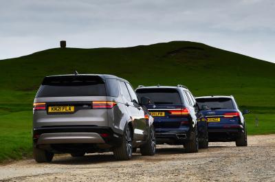 New Land Rover Discovery vs Audi Q7 vs BMW X7 rears
