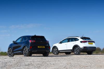 New Volkswagen Taigo vs Ford Puma rears