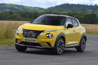 Nissan Juke front cornering