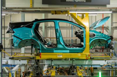 Nissan Leaf production side static