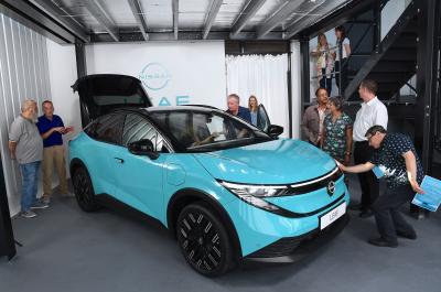 Nissan-Leaf-reader-test-team-readers-with-car