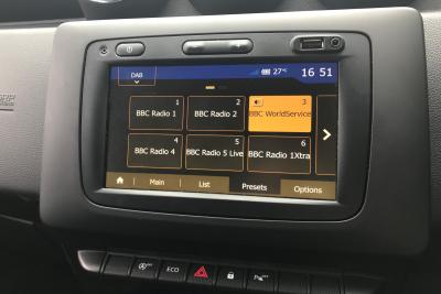 Duster infotainment