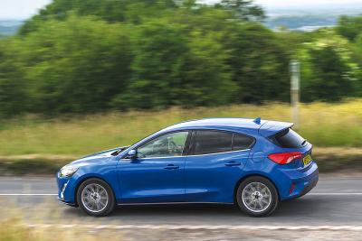 Ford Focus 2021 left tracking