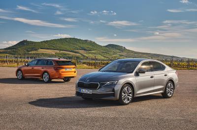 Skoda Octavia front left parked