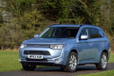 Mitsubishi Outlander PHEV priced from 28,249