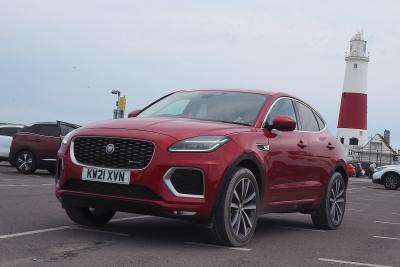 Jaguar E-Pace 2021 Long-term car park lighthouse