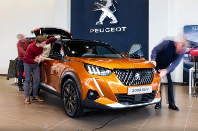 Peugeot 2008 reader test team group