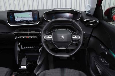Peugeot e-208 2021 dashboard
