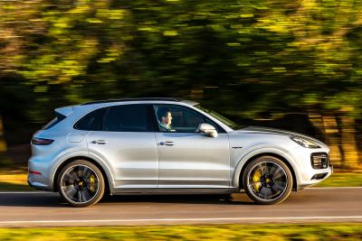 2020 Porsche Cayenne Turbo S E-Hybrid side