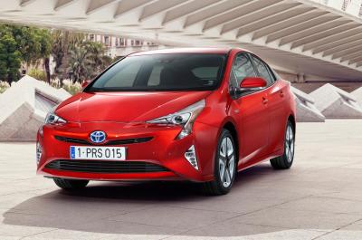 2016 Toyota Prius - 18% fuel efficiency gain