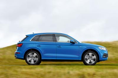 Audi Q5 driving