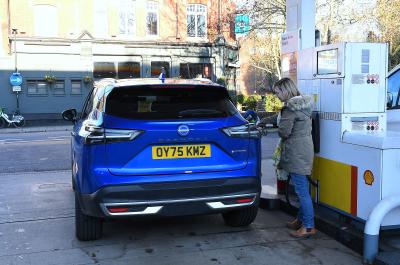 Nissan Qashqai long termer petrol station