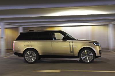 Range Rover 2022 side in car park
