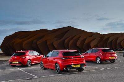 New Peugeot 308 vs Seat Leon vs Toyota Corolla rear triple