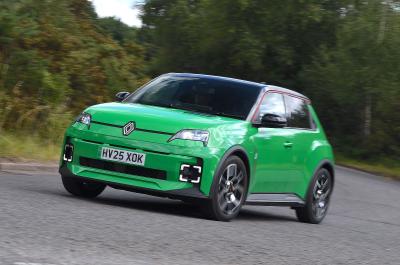 Renault 5 front left driving