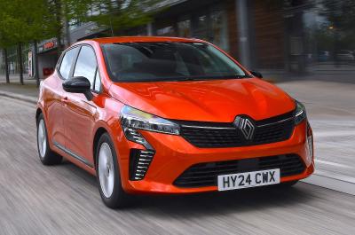 Renault Clio front right driving