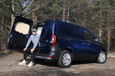 Renault Kangoo van rear with Max