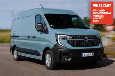 Renault Master front right driving