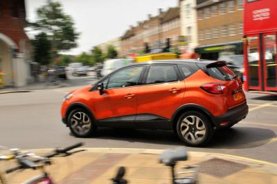 Renault plans plug-in hybrids for 2015