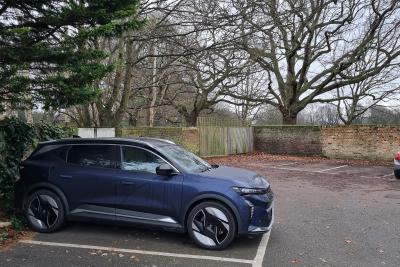 Renault Scenic in car park