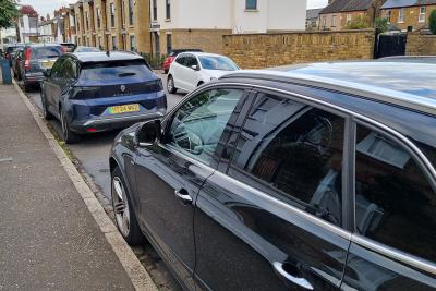 Renault Scenic next to other SUVs